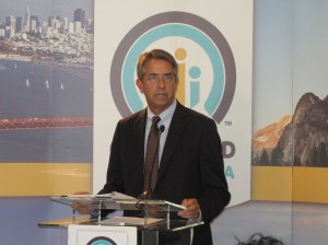 圖：本週開始，歐記健保加州版「Covered California」（投保加州）開始為2015年新一輪登記註冊展開大規模社區宣傳活動，圖為執行長李彼得。（攝影：劉菲）