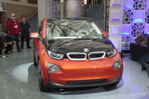 圖：2014洛杉磯車展11月21日至30日在洛杉磯會展中心展出。「年度最佳綠色汽車」評選20日揭曉，由寶馬BMW i3拔得頭籌。（攝影：劉菲）
