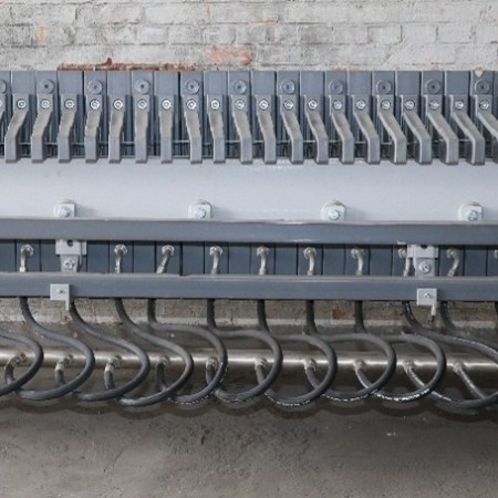 两名中国公民因试图在美国开发大规模生产甲基苯丙(俗称冰毒)的设施而被起诉。